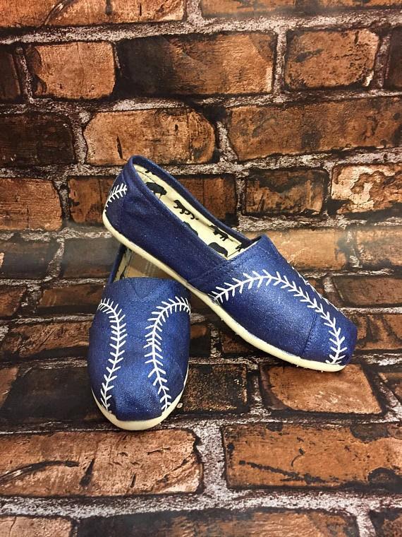 Toms store baseball shoes