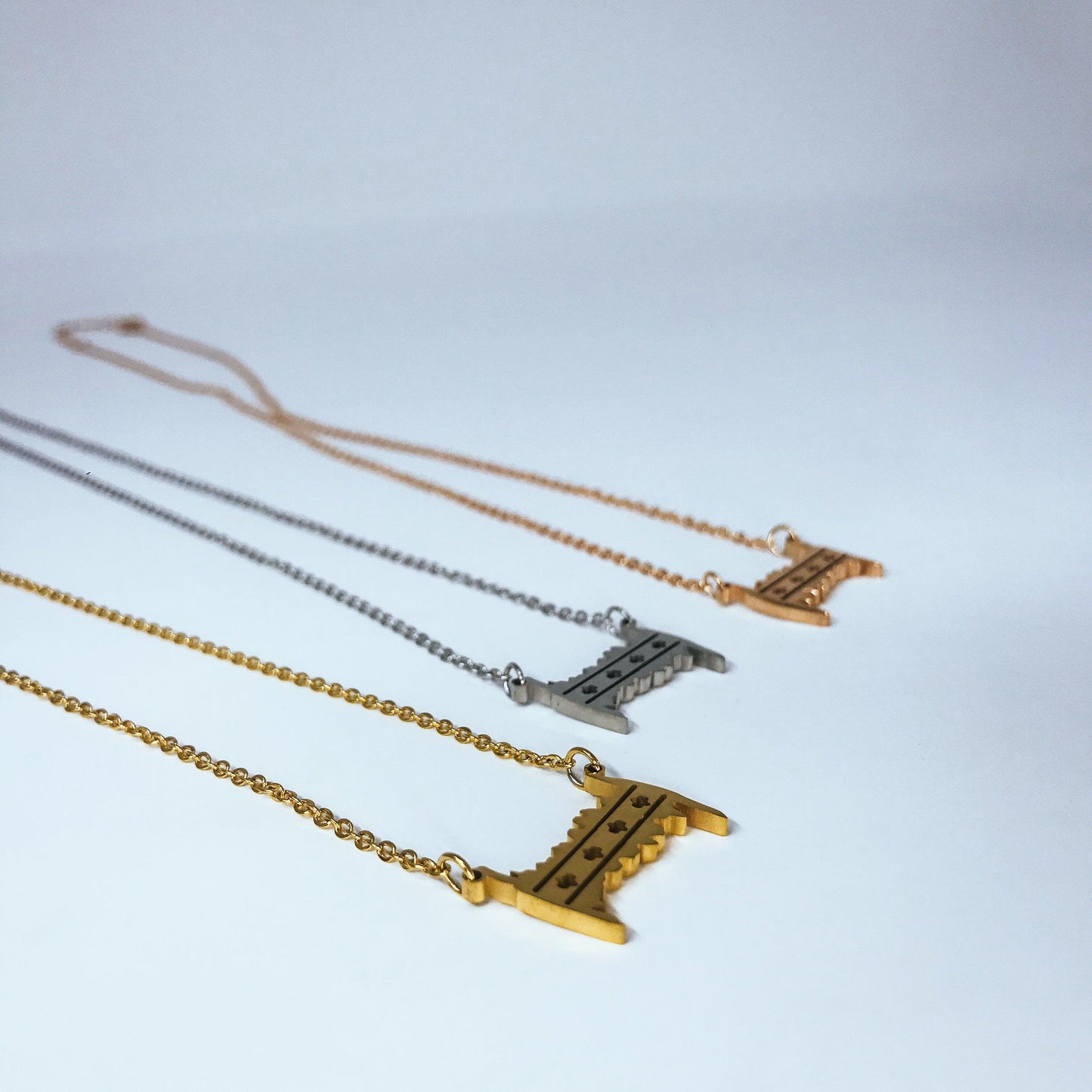 Chicago Skyline Silhouette Necklaces in 3 different colors: Gold, Silver & Rose Gold
