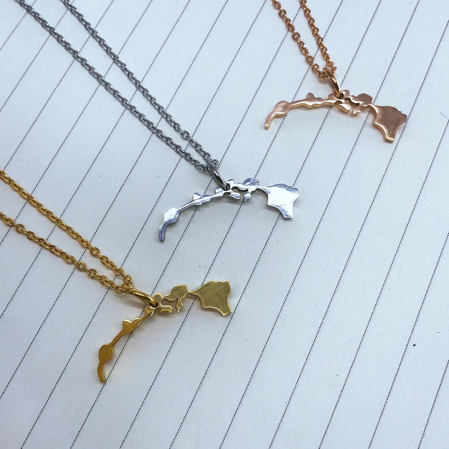 Hawaii State Silhouette Necklaces in 3 different colors: Gold, Silver & Rose Gold