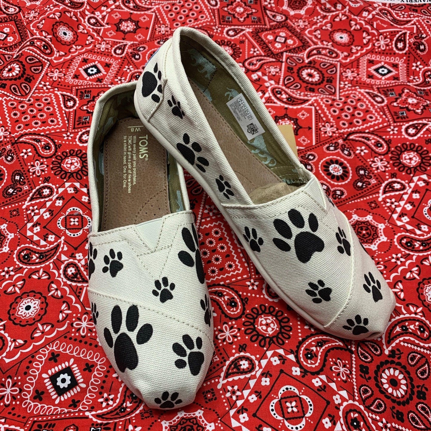 vurdere Ray ryste Custom Painted Paw Print Pattern Shoes – ButterMakesMeHappy